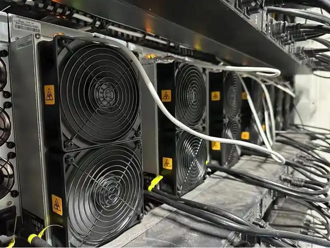 A state-of-the-art miner in action, exemplifying Argentina's leap in hardware efficiency